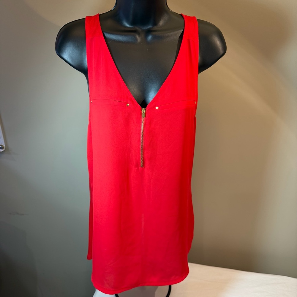 Versatile Express Vibrant‎ Red Sleeveless Tank